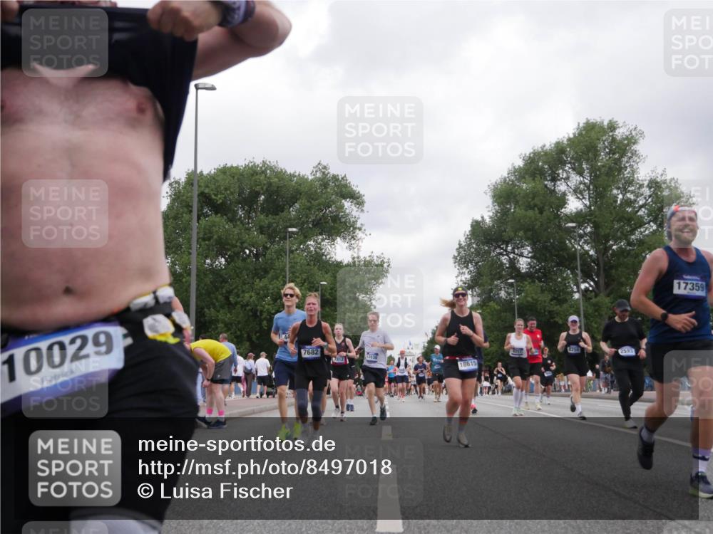 29.06.2025 - hella hamburg halbmarathon Luisa Fischer http://msf.ph/oto/8497018 29.06.2025 10:55:53 Kennedybrücke 10029, 8250, 7682, 251, 2593, 13538, 7812, 18615, 17359, 2308, 2593, 3645, 5262, 6671, 7682, 8250, 8251, 10600, 10634, 10693 meine-sportfotos.de