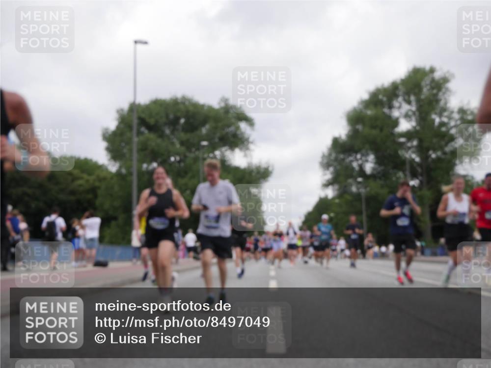 29.06.2025 - hella hamburg halbmarathon Luisa Fischer http://msf.ph/oto/8497049 29.06.2025 10:55:56 Kennedybrücke 2308, 2593, 3787, 8250, 8251, 10600, 10634, 10693, 10884 meine-sportfotos.de