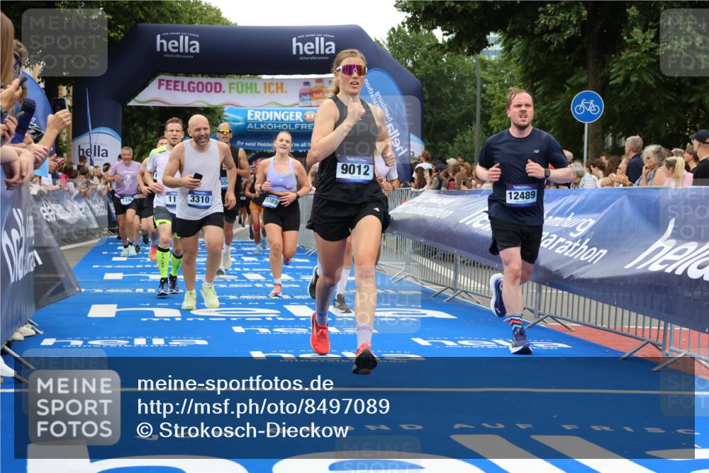 29.06.2025 - hella hamburg halbmarathon Strokosch-Dieckow http://msf.ph/oto/8497089 29.06.2025 10:54:37 Ziel 1125, 1496, 2474, 2561, 3310, 5259, 6587, 7478, 8449, 8798, 9012, 9227, 10040, 10368, 10376, 12489, 12607, 13147, 14239, 15389, 15408, 15584, 17231, 17765, 19000 meine-sportfotos.de