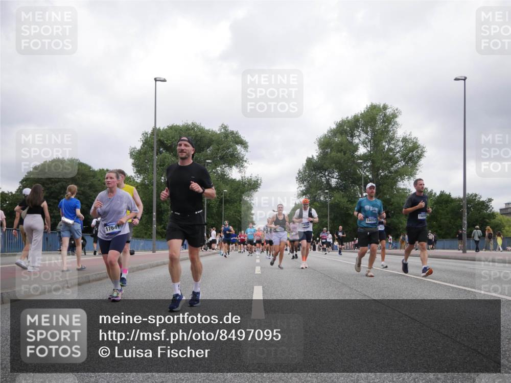 29.06.2025 - hella hamburg halbmarathon Luisa Fischer http://msf.ph/oto/8497095 29.06.2025 10:56:00 Kennedybrücke 17641, 1088, 14704, 16053, 2593, 2988, 3227, 3787, 7735, 8250, 8251, 9340, 10600, 10693, 10884 meine-sportfotos.de