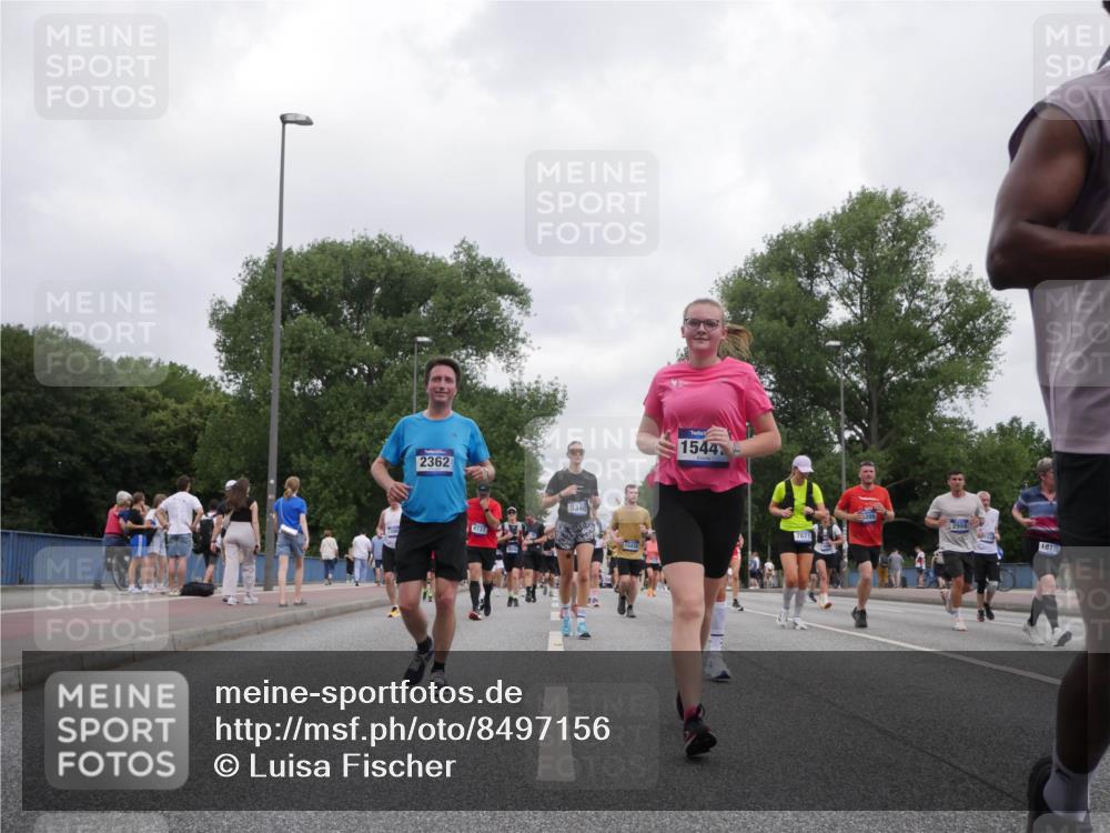 29.06.2025 - hella hamburg halbmarathon Luisa Fischer http://msf.ph/oto/8497156 29.06.2025 10:56:07 Kennedybrücke 2362, 9731, 9340, 1544, 7871, 15438, 2988, 18115, 2983, 2988, 3227, 3787, 6135, 6604, 7511, 7735, 7871, 9340, 10884 meine-sportfotos.de