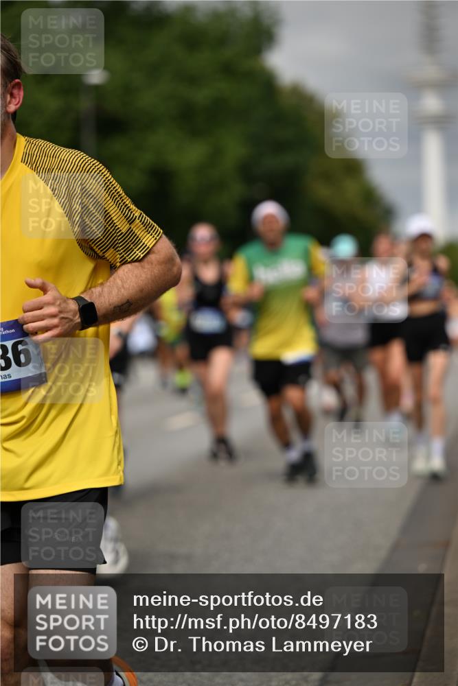 29.06.2025 - hella hamburg halbmarathon Dr. Thomas Lammeyer http://msf.ph/oto/8497183 29.06.2025 10:23:33 Kennedybrücke 1159, 1160, 1325, 1332, 1708, 1718, 1755, 2017, 2589, 2703, 2812, 2895, 3105, 3118, 4108, 4110, 4170, 4722, 5034, 5080, 5098, 5178, 5449, 6249, 6270, 6542, 6736, 7143, 7252, 8537, 8575, 8761, 8778, 9252, 9270, 9272, 9856, 10124, 10129, 10540, 10966, 11081 meine-sportfotos.de
