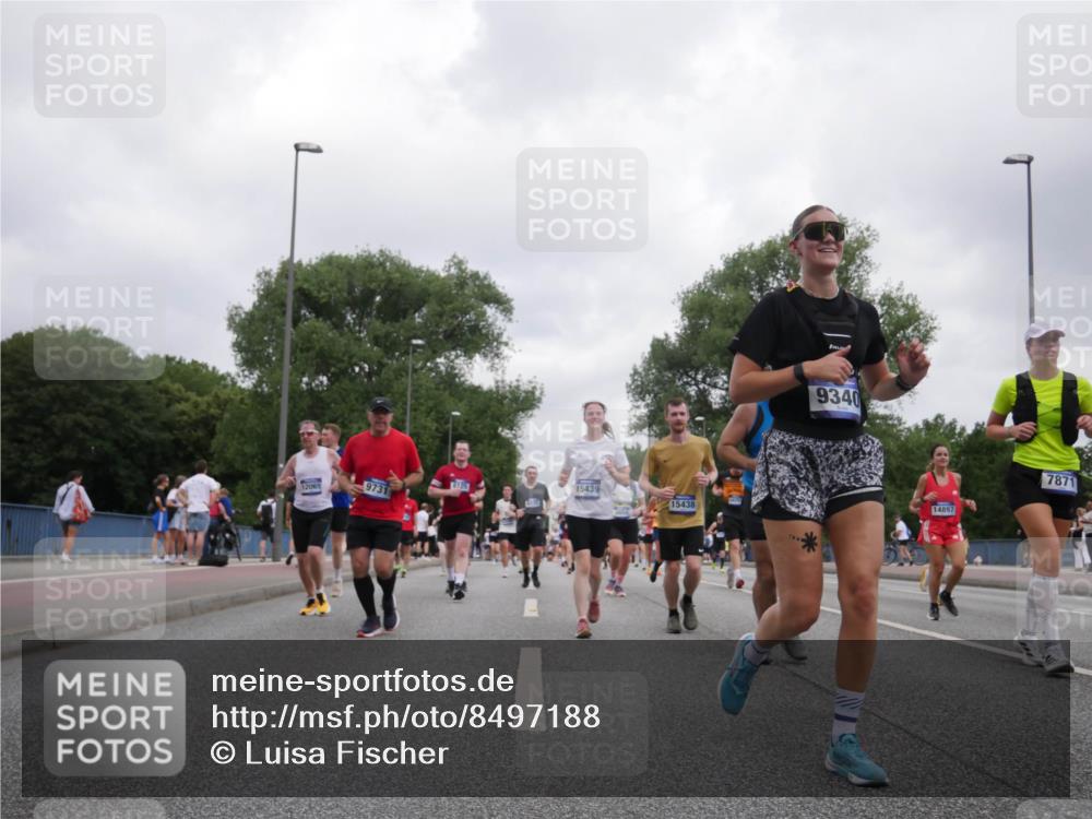 29.06.2025 - hella hamburg halbmarathon Luisa Fischer http://msf.ph/oto/8497188 29.06.2025 10:56:10 Kennedybrücke 12065, 9731, 15439, 15438, 9340, 14897, 7871, 2420, 2983, 2988, 3227, 6135, 6604, 7032, 7511, 7735, 7871, 9340, 10080, 10417, 10568 meine-sportfotos.de
