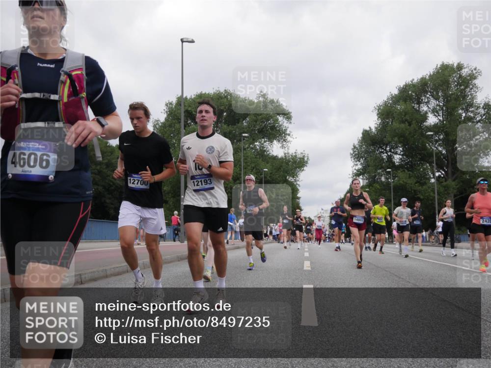 29.06.2025 - hella hamburg halbmarathon Luisa Fischer http://msf.ph/oto/8497235 29.06.2025 10:56:15 Kennedybrücke 4606, 12700, 12193, 165, 14807, 7690, 2420, 2420, 2983, 6135, 6604, 7032, 7511, 7690, 10080, 10417, 10568, 10879 meine-sportfotos.de