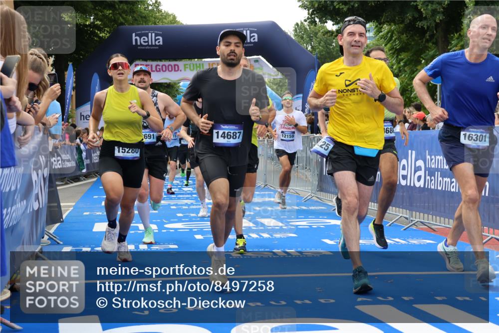 29.06.2025 - hella hamburg halbmarathon Strokosch-Dieckow http://msf.ph/oto/8497258 29.06.2025 10:44:13 Ziel 1220, 1413, 1415, 3021, 4999, 5231, 5275, 5884, 7005, 8722, 9444, 9633, 10193, 10930, 12159, 12528, 14686, 14687, 15225, 15280, 16301, 16316, 16547, 16648, 16893, 17748, 18691 meine-sportfotos.de
