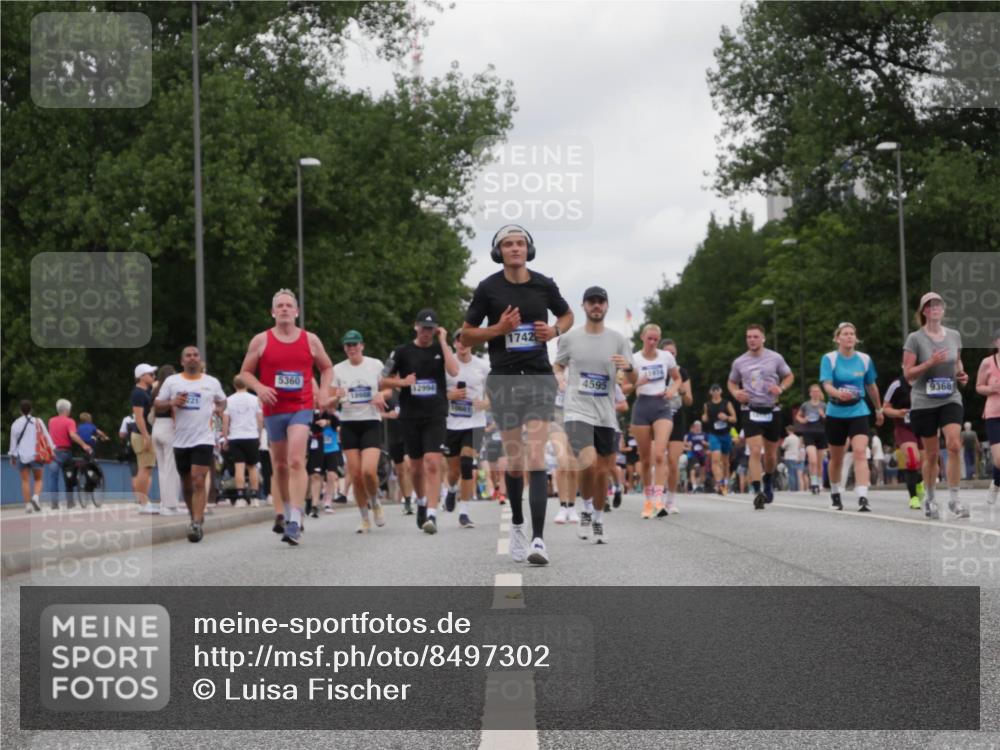 29.06.2025 - hella hamburg halbmarathon Luisa Fischer http://msf.ph/oto/8497302 29.06.2025 10:56:26 Kennedybrücke 5360, 12994, 1742, 4595, 31974, 9368, 4595, 9368, 10879 meine-sportfotos.de