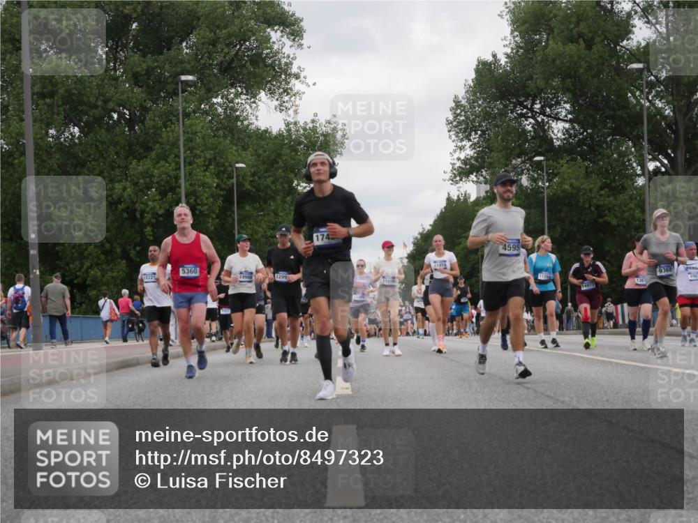 29.06.2025 - hella hamburg halbmarathon Luisa Fischer http://msf.ph/oto/8497323 29.06.2025 10:56:28 Kennedybrücke 5360, 18221, 7483, 18988, 1299, 174, 11899, 11974, 4595, 1126, 9368, 14977, 1367, 496, 4595, 7039, 9368, 10490, 10879 meine-sportfotos.de