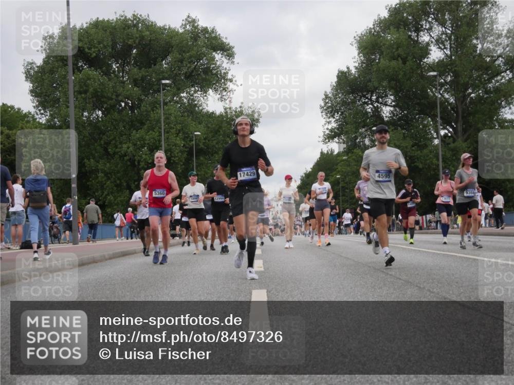 29.06.2025 - hella hamburg halbmarathon Luisa Fischer http://msf.ph/oto/8497326 29.06.2025 10:56:28 Kennedybrücke 5360, 18989, 1810, 12994, 17429, 11899, 4595, 13677, 9368, 4595, 7039, 9368, 10490, 10879 meine-sportfotos.de