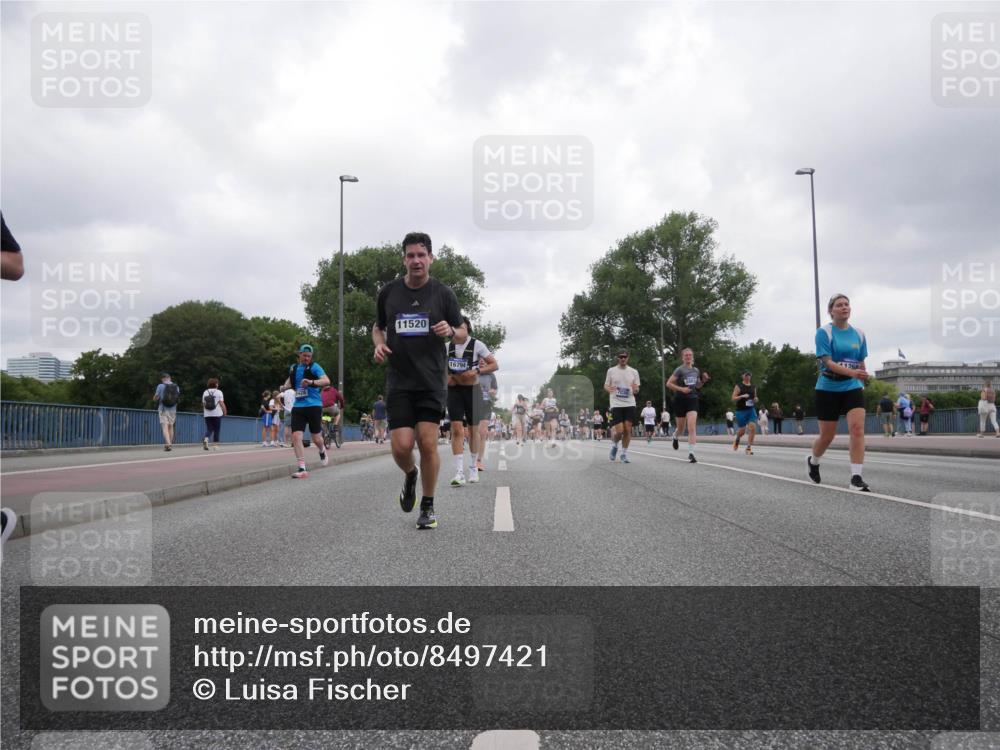 29.06.2025 - hella hamburg halbmarathon Luisa Fischer http://msf.ph/oto/8497421 29.06.2025 10:56:37 Kennedybrücke 11520, 16794, 5083, 7039, 2291, 6041, 6044, 7039, 7890, 8414, 10490 meine-sportfotos.de