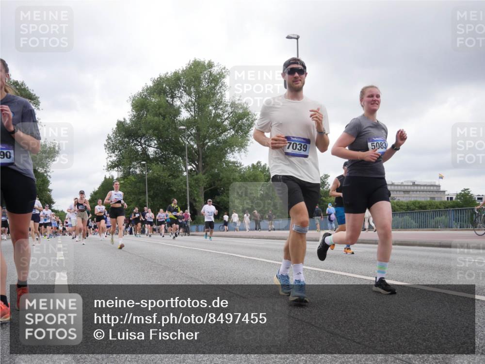 29.06.2025 - hella hamburg halbmarathon Luisa Fischer http://msf.ph/oto/8497455 29.06.2025 10:56:39 Kennedybrücke 90, 17577, 7039, 5083, 2291, 6041, 6044, 7039, 7890, 8414, 10490 meine-sportfotos.de