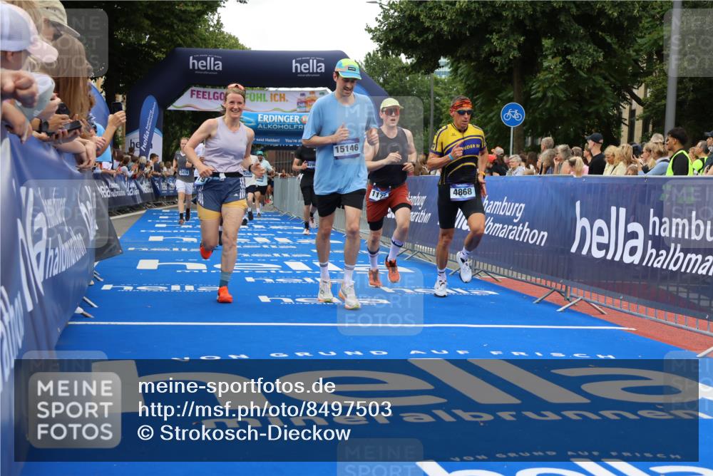 29.06.2025 - hella hamburg halbmarathon Strokosch-Dieckow http://msf.ph/oto/8497503 29.06.2025 10:54:28 Ziel 1442, 2474, 3426, 3794, 4635, 4868, 5259, 6511, 6512, 7129, 8772, 8798, 10040, 10368, 10376, 11009, 11797, 11799, 12321, 12362, 12607, 15146, 16327, 19067 meine-sportfotos.de