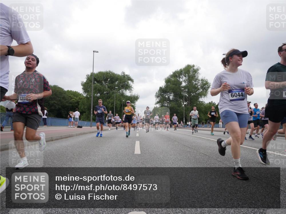 29.06.2025 - hella hamburg halbmarathon Luisa Fischer http://msf.ph/oto/8497573 29.06.2025 10:56:48 Kennedybrücke 120, 18144, 9789, 6044, 1753, 5562, 6041, 6044, 6913, 7611, 7890, 8212, 8414, 8515, 9103, 9545, 9685 meine-sportfotos.de