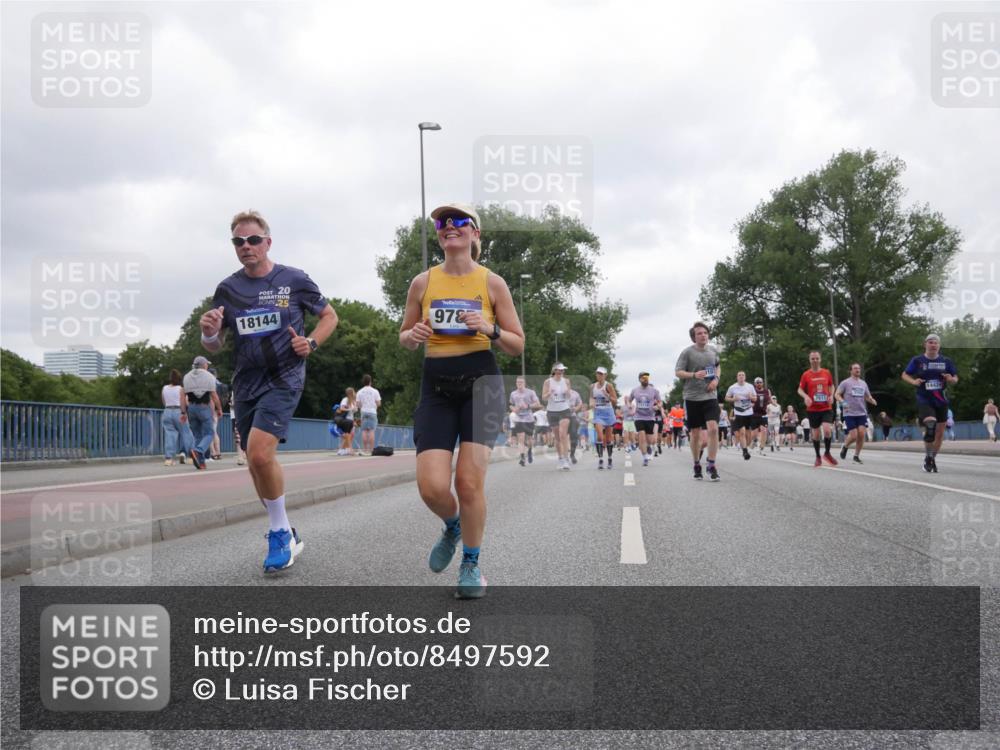 29.06.2025 - hella hamburg halbmarathon Luisa Fischer http://msf.ph/oto/8497592 29.06.2025 10:56:50 Kennedybrücke 20, 25, 18144, 978, 7611, 14424, 1753, 5562, 6041, 6913, 7611, 8212, 8515, 8906, 9103, 9545, 9685 meine-sportfotos.de