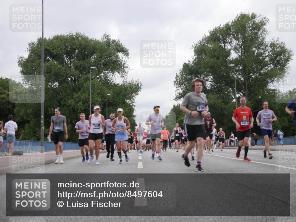 29.06.2025 - hella hamburg halbmarathon Luisa Fischer http://msf.ph/oto/8497604 29.06.2025 10:56:51 Kennedybrücke 17236, 13917, 15118, 12127, 42128, 9103, 7611, 5562, 1753, 3226, 4591, 5562, 6913, 7611, 8212, 8515, 8906, 9103, 9545, 9685 meine-sportfotos.de