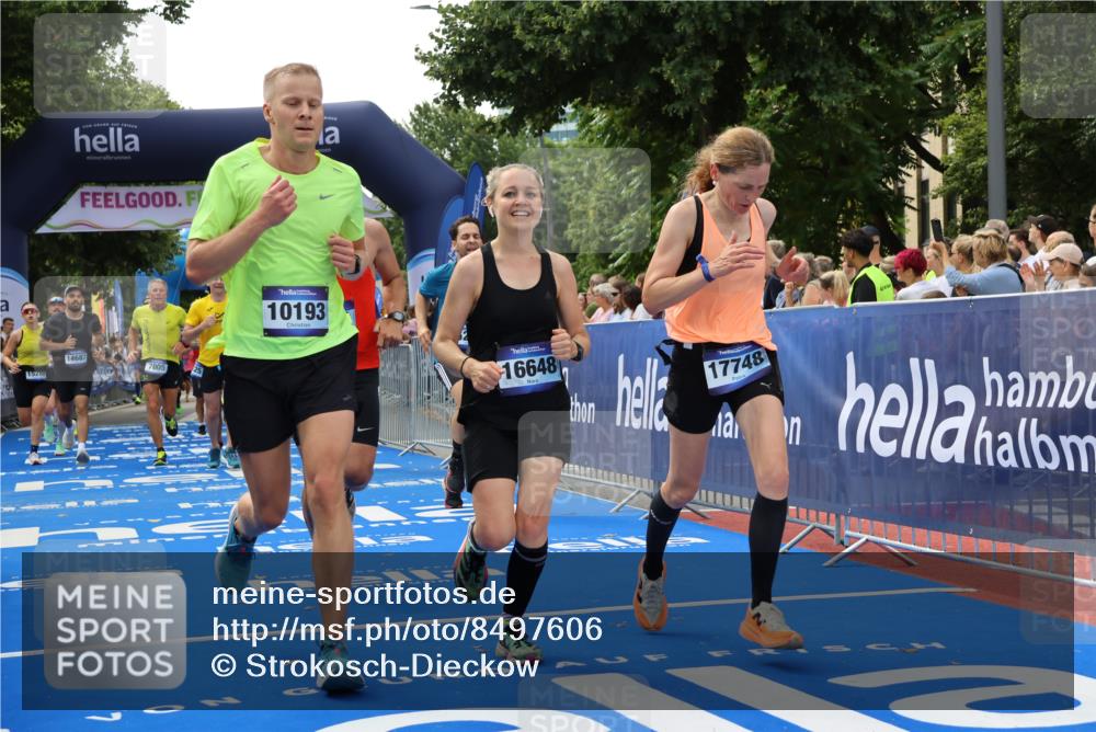 29.06.2025 - hella hamburg halbmarathon Strokosch-Dieckow http://msf.ph/oto/8497606 29.06.2025 10:44:10 Ziel 1391, 1413, 1415, 2816, 3021, 4999, 5231, 5275, 5884, 7005, 8722, 9444, 9633, 10193, 10930, 12159, 13123, 14686, 14687, 15225, 15280, 16301, 16316, 16506, 16648, 16697, 16893, 17748, 17977, 18004, 18691 meine-sportfotos.de