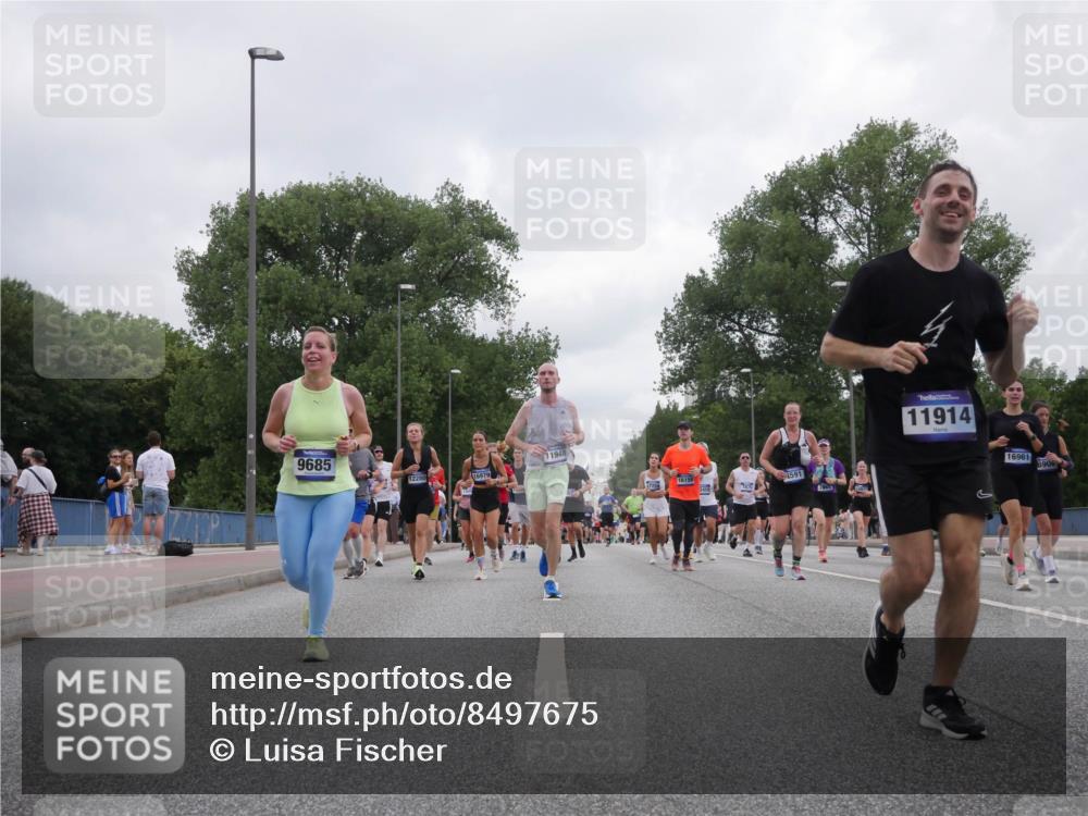 29.06.2025 - hella hamburg halbmarathon Luisa Fischer http://msf.ph/oto/8497675 29.06.2025 10:56:57 Kennedybrücke 9685, 11948, 12280, 16979, 16156, 1591, 11914, 16961, 906, 1900, 2528, 2701, 3226, 4591, 5562, 6913, 7068, 7876, 8212, 8906, 9685, 10175 meine-sportfotos.de