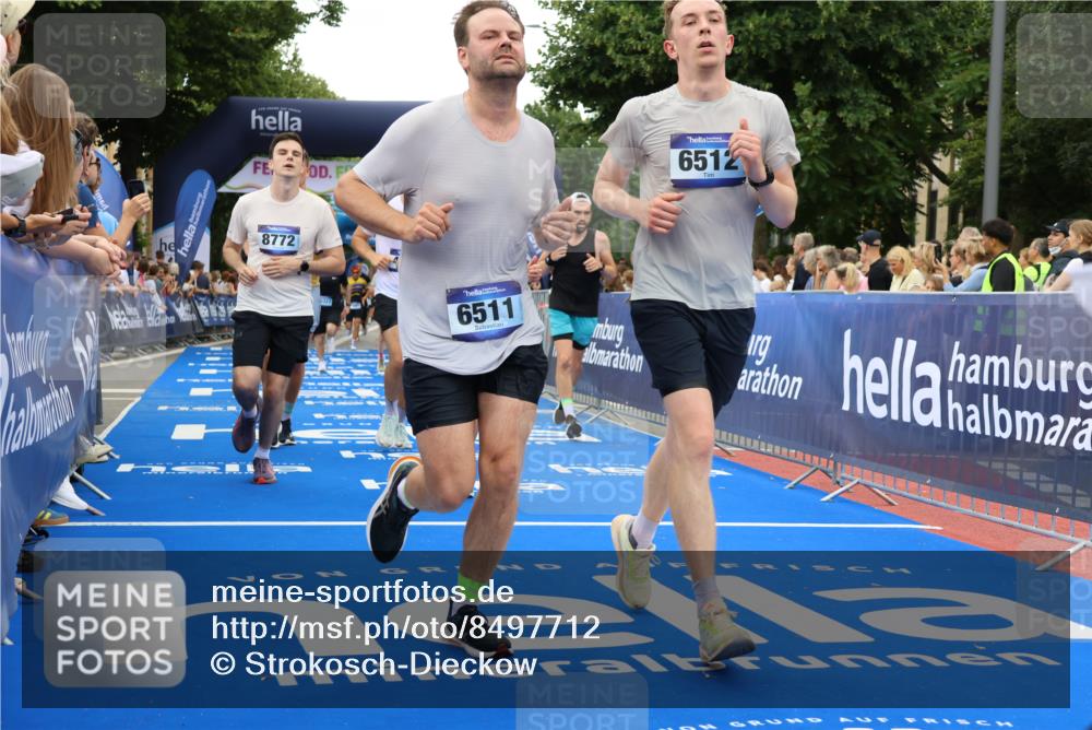 29.06.2025 - hella hamburg halbmarathon Strokosch-Dieckow http://msf.ph/oto/8497712 29.06.2025 10:54:22 Ziel 1267, 1442, 3103, 3426, 3794, 3861, 4635, 4868, 6511, 6512, 7129, 7274, 8223, 8772, 11009, 11430, 11797, 11799, 12321, 12362, 13289, 13803, 15146, 15946, 16327, 16527, 16574, 16750, 16879, 17087, 17698, 18268, 19067 meine-sportfotos.de