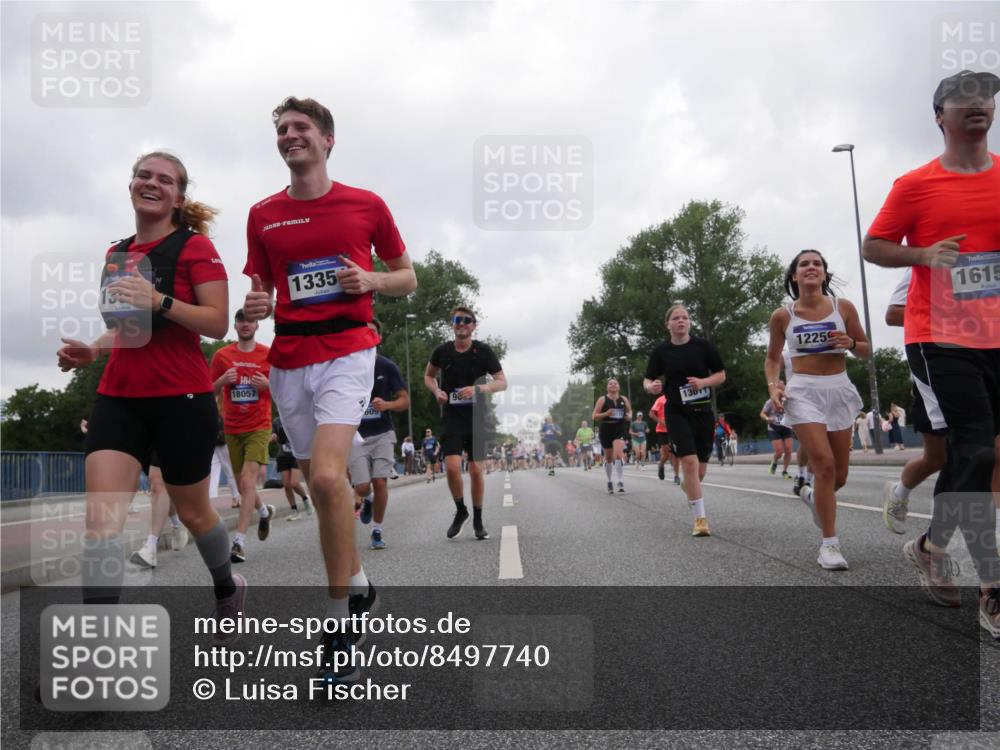29.06.2025 - hella hamburg halbmarathon Luisa Fischer http://msf.ph/oto/8497740 29.06.2025 10:57:02 Kennedybrücke 18057, 1335, 605, 98, 130, 1225, 1615, 1789, 1900, 2528, 2701, 3226, 4591, 5857, 7068, 7876, 8906, 10175 meine-sportfotos.de