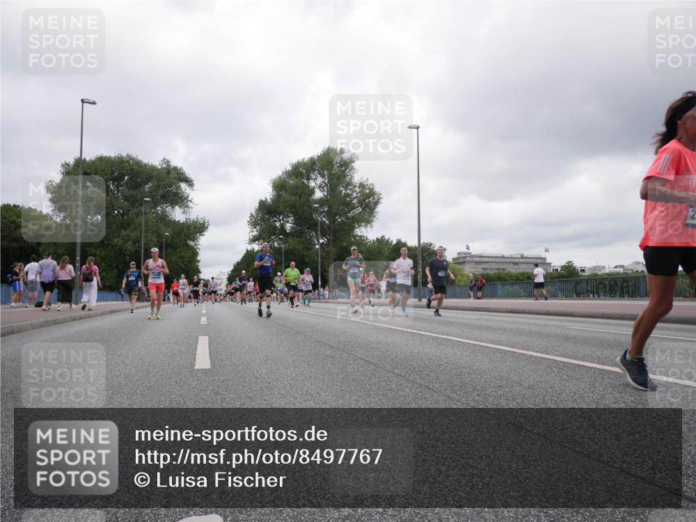 29.06.2025 - hella hamburg halbmarathon Luisa Fischer http://msf.ph/oto/8497767 29.06.2025 10:57:07 Kennedybrücke 2, 1789, 1900, 1984, 2146, 2528, 2701, 4626, 5817, 5857, 6273, 7876, 8189, 9531, 10175 meine-sportfotos.de