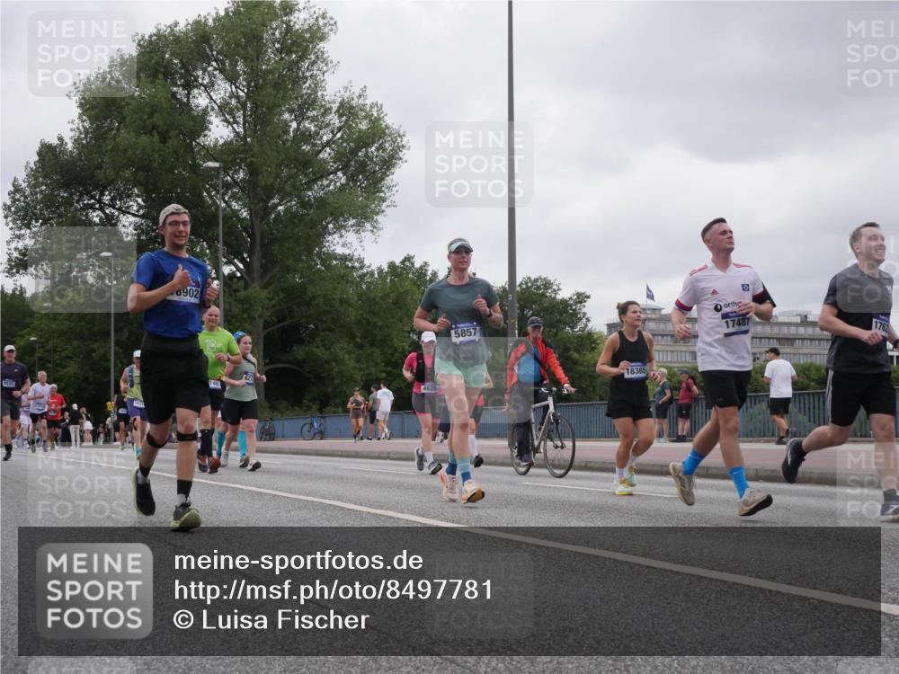 29.06.2025 - hella hamburg halbmarathon Luisa Fischer http://msf.ph/oto/8497781 29.06.2025 10:57:08 Kennedybrücke 8902, 18, 9531, 1461, 4626, 5857, 18365, 17487, 1762, 1789, 1900, 1984, 2146, 2528, 2701, 4626, 5817, 5857, 6273, 8189, 9531, 10175 meine-sportfotos.de