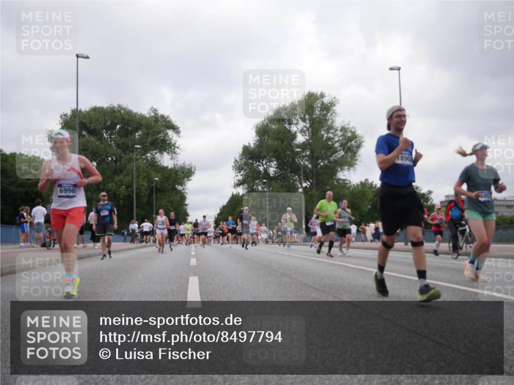 29.06.2025 - hella hamburg halbmarathon Luisa Fischer http://msf.ph/oto/8497794 29.06.2025 10:57:09 Kennedybrücke 6996, 8902, 6857, 1789, 1900, 1984, 2146, 2701, 4626, 5817, 5857, 6273, 8189, 9531 meine-sportfotos.de