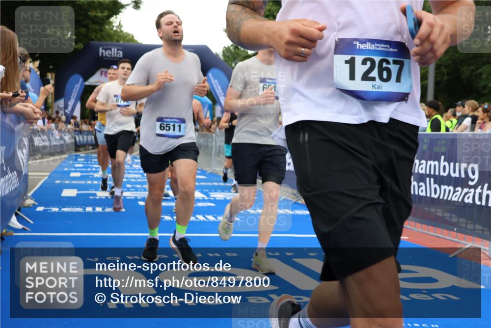 29.06.2025 - hella hamburg halbmarathon Strokosch-Dieckow http://msf.ph/oto/8497800 29.06.2025 10:54:22 Ziel 1267, 1442, 3103, 3426, 3794, 3861, 4635, 4868, 6511, 6512, 7129, 7274, 8223, 8772, 11009, 11430, 11797, 11799, 12321, 12362, 13289, 13803, 15146, 15946, 16327, 16527, 16574, 16750, 16879, 17087, 17698, 18268, 19067 meine-sportfotos.de
