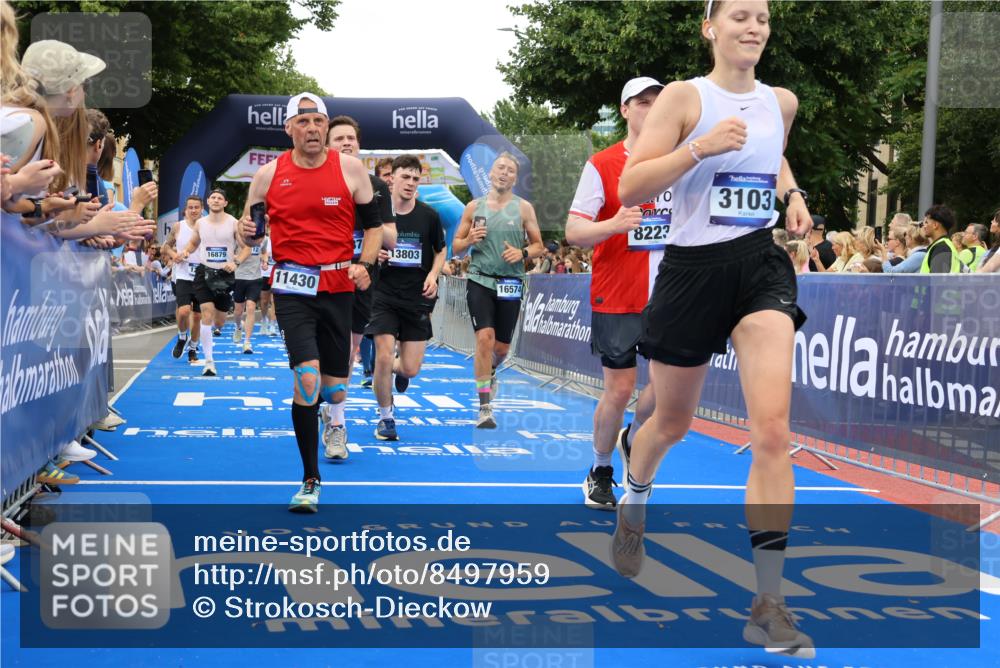 29.06.2025 - hella hamburg halbmarathon Strokosch-Dieckow http://msf.ph/oto/8497959 29.06.2025 10:54:17 Ziel 1267, 1442, 3103, 3177, 3426, 3861, 3898, 4635, 6082, 6084, 6443, 6511, 6512, 7274, 8223, 8772, 11430, 12213, 12362, 13033, 13289, 13803, 15169, 15524, 15946, 16327, 16527, 16574, 16750, 16780, 16879, 17087, 17698, 18268 meine-sportfotos.de