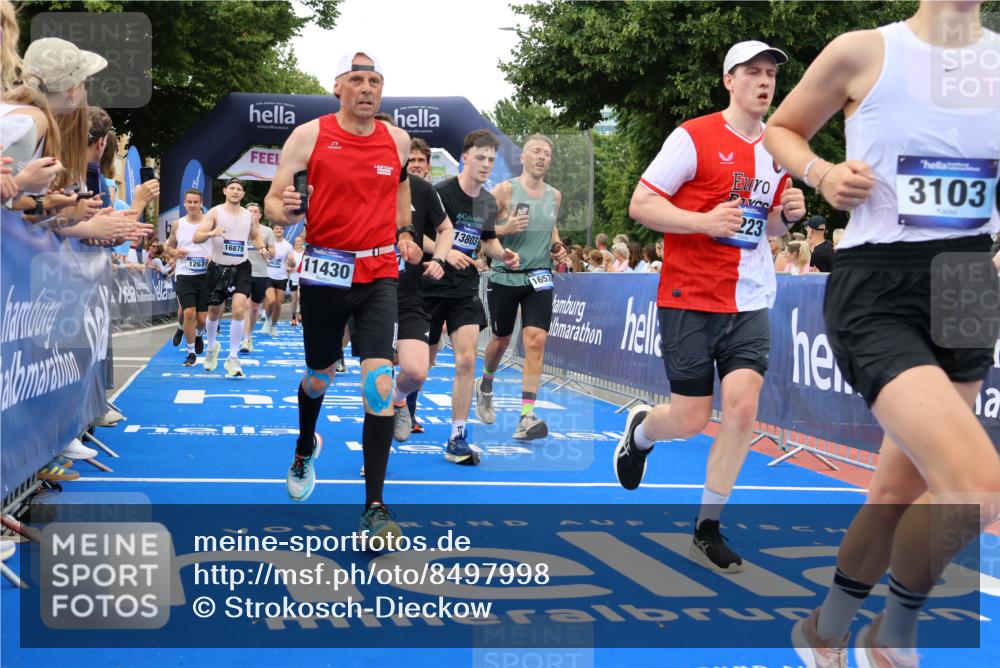 29.06.2025 - hella hamburg halbmarathon Strokosch-Dieckow http://msf.ph/oto/8497998 29.06.2025 10:54:17 Ziel 1267, 1442, 3103, 3177, 3426, 3861, 3898, 4635, 6082, 6084, 6443, 6511, 6512, 7274, 8223, 8772, 11430, 12213, 12362, 13033, 13289, 13803, 15169, 15524, 15946, 16327, 16527, 16574, 16750, 16780, 16879, 17087, 17698, 18268 meine-sportfotos.de