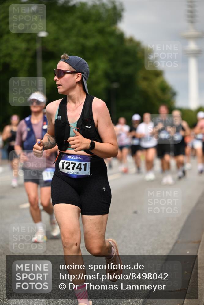 29.06.2025 - hella hamburg halbmarathon Dr. Thomas Lammeyer http://msf.ph/oto/8498042 29.06.2025 10:23:39 Kennedybrücke 1159, 1160, 1325, 1332, 1708, 1755, 2017, 2405, 2589, 2703, 2795, 2812, 2895, 2918, 2993, 2995, 3105, 3118, 3446, 4108, 4110, 4170, 4722, 5080, 5178, 5397, 5429, 5449, 6249, 6270, 6542, 6736, 6939, 7143, 7248, 7249, 7836, 8427, 8537, 8761, 8778, 9252, 9270, 9272, 9856, 10124, 10129, 10540, 10594, 10966, 11247 meine-sportfotos.de