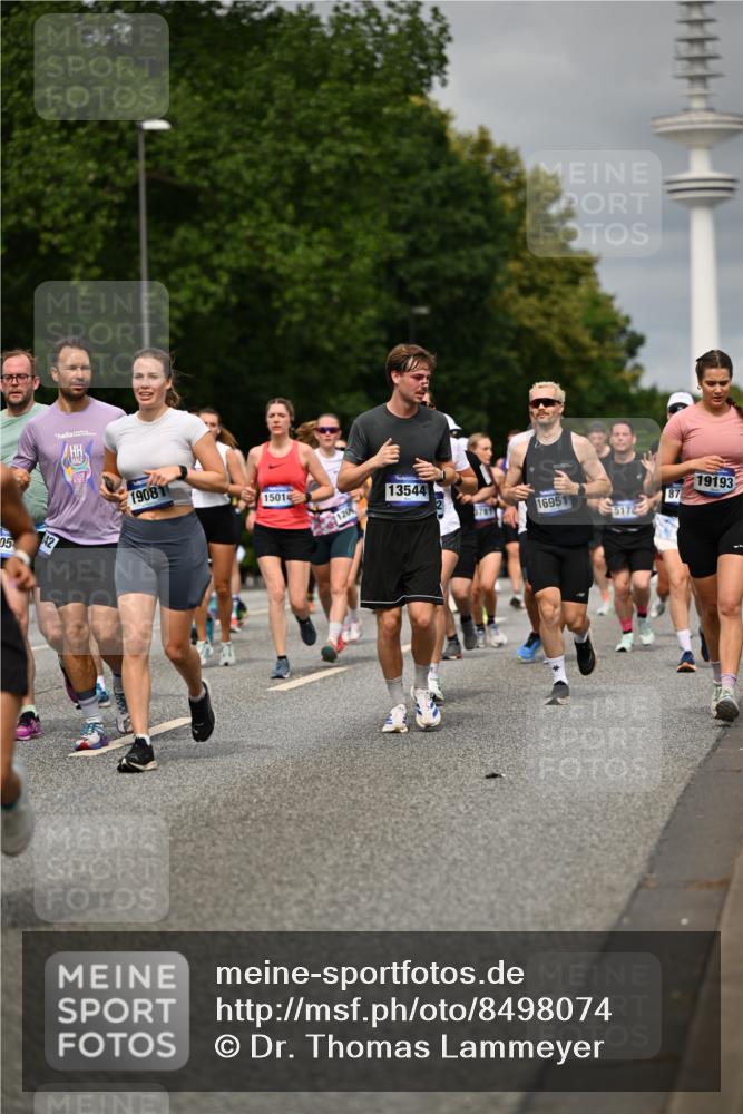 29.06.2025 - hella hamburg halbmarathon Dr. Thomas Lammeyer http://msf.ph/oto/8498074 29.06.2025 10:23:41 Kennedybrücke 1159, 1160, 1325, 1332, 1708, 1755, 2017, 2405, 2703, 2795, 2812, 2918, 2993, 2995, 3105, 3118, 3446, 3631, 4108, 4110, 4170, 4722, 4979, 5080, 5178, 5397, 5429, 5449, 6249, 6542, 6736, 6939, 7143, 7248, 7249, 7836, 8427, 8537, 8761, 8778, 9252, 9270, 9272, 9856, 10124, 10129, 10540, 10594, 10966, 11247 meine-sportfotos.de