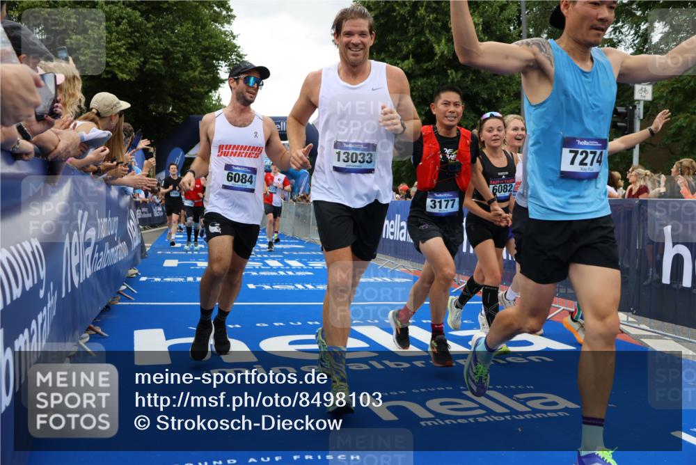 29.06.2025 - hella hamburg halbmarathon Strokosch-Dieckow http://msf.ph/oto/8498103 29.06.2025 10:54:15 Ziel 1267, 1442, 3103, 3177, 3861, 3898, 5638, 6082, 6084, 6443, 6511, 6512, 7274, 8223, 8390, 8772, 9791, 11430, 12213, 13033, 13289, 13794, 13803, 15169, 15524, 15946, 16527, 16574, 16750, 16780, 16879, 17087, 17698, 18268 meine-sportfotos.de