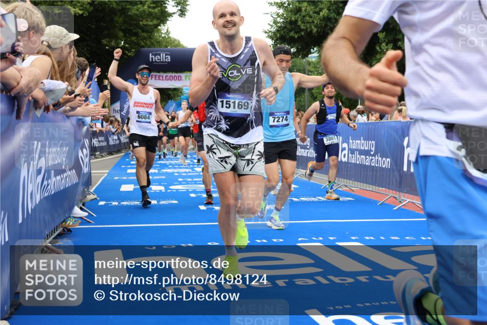 29.06.2025 - hella hamburg halbmarathon Strokosch-Dieckow http://msf.ph/oto/8498124 29.06.2025 10:54:13 Ziel 1267, 3103, 3177, 3861, 3898, 5638, 6082, 6084, 6294, 6443, 6581, 7274, 8223, 8390, 9791, 11430, 12213, 13033, 13289, 13397, 13794, 13803, 15169, 15524, 15946, 16527, 16574, 16750, 16780, 16871, 16879, 17087, 17698, 18268 meine-sportfotos.de