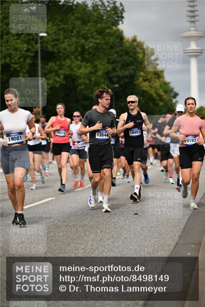 29.06.2025 - hella hamburg halbmarathon Dr. Thomas Lammeyer http://msf.ph/oto/8498149 29.06.2025 10:23:42 Kennedybrücke 1159, 1160, 1325, 1332, 1708, 1755, 2017, 2405, 2703, 2795, 2812, 2918, 2993, 2995, 3446, 3631, 4108, 4110, 4170, 4722, 4979, 5080, 5178, 5397, 5429, 5449, 6249, 6542, 6736, 6939, 7143, 7248, 7249, 7836, 8427, 8537, 8761, 8778, 9252, 9270, 9272, 9856, 10124, 10129, 10540, 10594, 10966, 11247 meine-sportfotos.de
