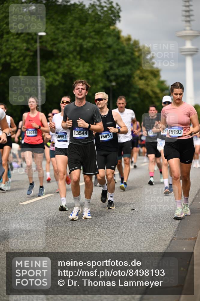 29.06.2025 - hella hamburg halbmarathon Dr. Thomas Lammeyer http://msf.ph/oto/8498193 29.06.2025 10:23:43 Kennedybrücke 1159, 1160, 1325, 1332, 1708, 1755, 2017, 2405, 2703, 2795, 2812, 2918, 2993, 2995, 3446, 3631, 4108, 4110, 4170, 4562, 4570, 4722, 4979, 5080, 5178, 5397, 5429, 5449, 6249, 6542, 6736, 6939, 7143, 7248, 7249, 7836, 8427, 8537, 8761, 8778, 9252, 9270, 9272, 9856, 10124, 10129, 10349, 10540, 10594, 10966, 11247 meine-sportfotos.de