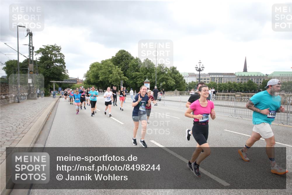 29.06.2025 - hella hamburg halbmarathon Jannik Wohlers http://msf.ph/oto/8498244 29.06.2025 10:55:35 Lombardsbrücke 1909, 2793, 3268, 4265, 4354, 4470, 4473, 4836, 4896, 5306, 5994, 6055, 6056, 6113, 6494, 6594, 7516, 7616, 7969, 8005, 8110, 8305, 8532, 8533, 9838, 9861, 9865, 10449, 10640, 11903, 11962, 11963, 12267, 13055, 13627, 14124, 14142, 14221, 14280, 14281, 14492, 15173, 15199, 15272, 15763, 15764, 16413, 16960, 17038, 17039, 17168, 18195, 18329 meine-sportfotos.de