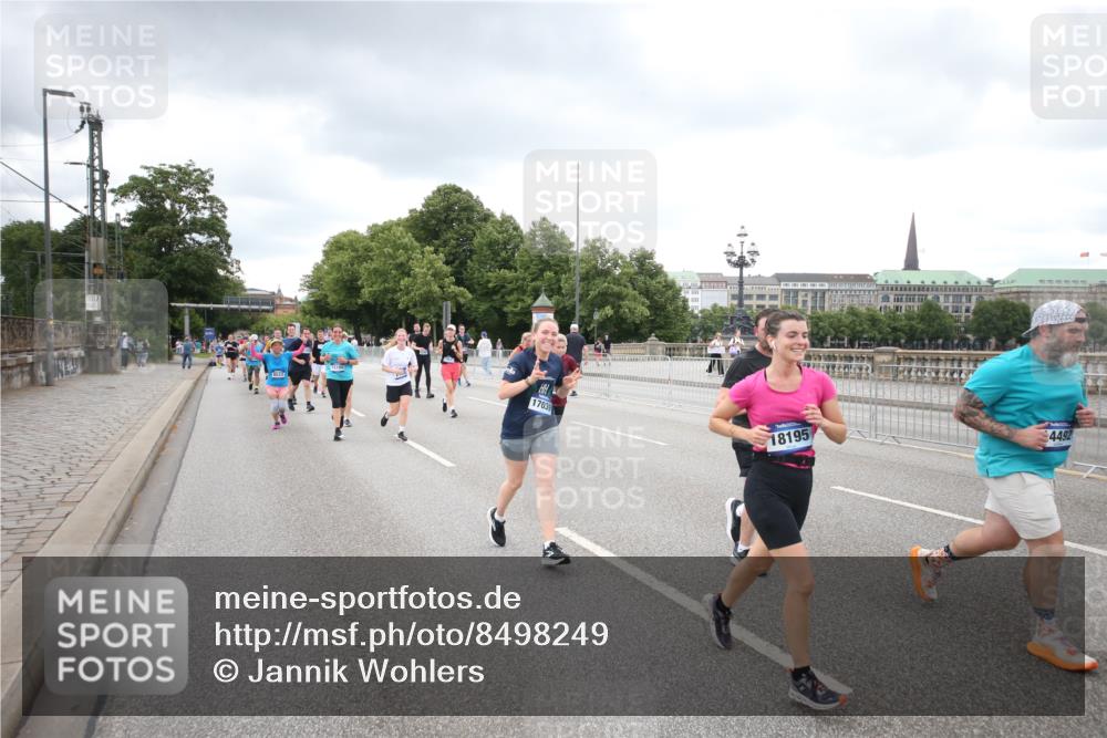 29.06.2025 - hella hamburg halbmarathon Jannik Wohlers http://msf.ph/oto/8498249 29.06.2025 10:55:35 Lombardsbrücke 1909, 2793, 3268, 4265, 4354, 4470, 4473, 4836, 4896, 5306, 5994, 6055, 6056, 6113, 6494, 6594, 7516, 7616, 7969, 8005, 8110, 8305, 8532, 8533, 9838, 9861, 9865, 10449, 10640, 11903, 11962, 11963, 12267, 13055, 13627, 14124, 14142, 14221, 14280, 14281, 14492, 15173, 15199, 15272, 15763, 15764, 16413, 16960, 17038, 17039, 17168, 18195, 18329 meine-sportfotos.de
