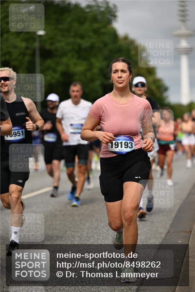 29.06.2025 - hella hamburg halbmarathon Dr. Thomas Lammeyer http://msf.ph/oto/8498262 29.06.2025 10:23:45 Kennedybrücke 1159, 1160, 1332, 1708, 2405, 2703, 2795, 2812, 2918, 2993, 2995, 3446, 3631, 4108, 4110, 4170, 4562, 4570, 4979, 5035, 5080, 5178, 5397, 5429, 5449, 6249, 6542, 6736, 6939, 7143, 7248, 7249, 7836, 8427, 8537, 8761, 8778, 9270, 9272, 9856, 10124, 10129, 10349, 10540, 10594, 10966, 11247 meine-sportfotos.de