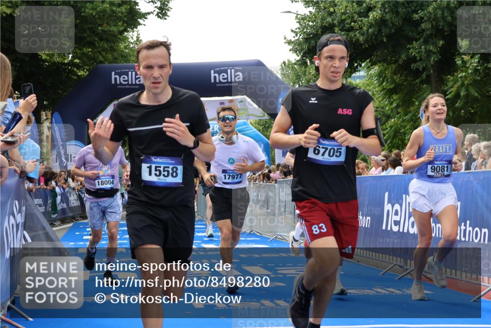 29.06.2025 - hella hamburg halbmarathon Strokosch-Dieckow http://msf.ph/oto/8498280 29.06.2025 10:44:02 Ziel 1391, 1558, 2816, 3021, 4981, 5231, 6705, 8063, 8900, 9081, 9633, 10193, 10596, 10930, 11346, 12438, 13123, 15383, 16506, 16648, 16697, 17516, 17748, 17977, 18004 meine-sportfotos.de