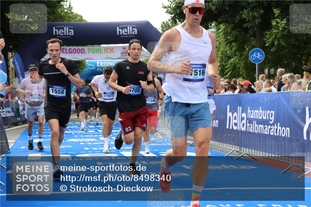 29.06.2025 - hella hamburg halbmarathon Strokosch-Dieckow http://msf.ph/oto/8498340 29.06.2025 10:44:01 Ziel 1391, 1558, 2816, 3021, 4981, 6705, 8063, 8900, 9081, 9633, 10193, 10596, 10930, 11346, 12438, 13123, 15383, 16506, 16549, 16648, 16697, 17403, 17516, 17977, 18004 meine-sportfotos.de
