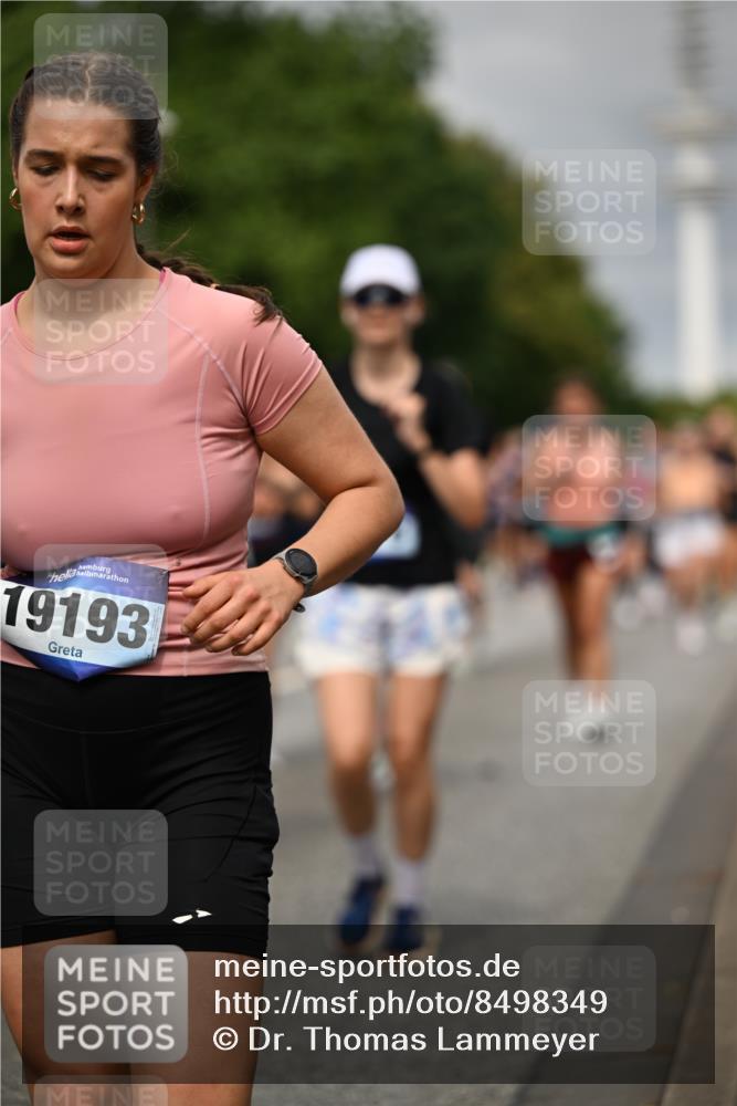 29.06.2025 - hella hamburg halbmarathon Dr. Thomas Lammeyer http://msf.ph/oto/8498349 29.06.2025 10:23:46 Kennedybrücke 1159, 1160, 1332, 1708, 2405, 2703, 2795, 2812, 2918, 2993, 2995, 3446, 3631, 4108, 4110, 4170, 4562, 4570, 4979, 5035, 5080, 5178, 5397, 5429, 5449, 5878, 6249, 6542, 6796, 6939, 7143, 7248, 7249, 7836, 8427, 8537, 8778, 9270, 9272, 9856, 10124, 10129, 10349, 10540, 10594, 10966, 11247 meine-sportfotos.de