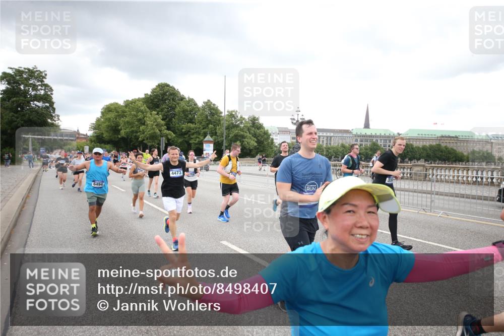 29.06.2025 - hella hamburg halbmarathon Jannik Wohlers http://msf.ph/oto/8498407 29.06.2025 10:55:41 Lombardsbrücke 1738, 1909, 2095, 2793, 3257, 3268, 4265, 4354, 4473, 4836, 5306, 5580, 5994, 6056, 6494, 6968, 7025, 7028, 7516, 7616, 8005, 8305, 8533, 9435, 9606, 9838, 10640, 10740, 10784, 10987, 11862, 11863, 12267, 12551, 13055, 13395, 13405, 13627, 14124, 14142, 14221, 14280, 14281, 14492, 15103, 15173, 15199, 15272, 15696, 15699, 15763, 15764, 16413, 16655, 16960, 17038, 17039, 17398, 18195, 18329, 18349, 19228 meine-sportfotos.de