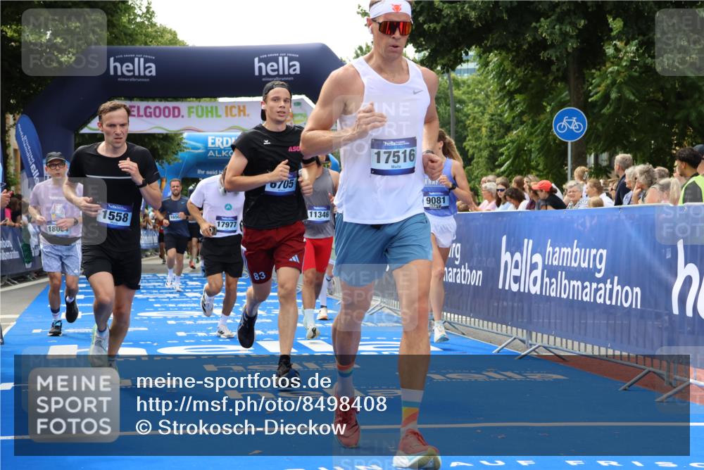 29.06.2025 - hella hamburg halbmarathon Strokosch-Dieckow http://msf.ph/oto/8498408 29.06.2025 10:44:01 Ziel 1391, 1558, 2816, 3021, 4981, 6705, 8063, 8900, 9081, 9633, 10193, 10596, 10930, 11346, 12438, 13123, 15383, 16506, 16549, 16648, 16697, 17403, 17516, 17977, 18004 meine-sportfotos.de