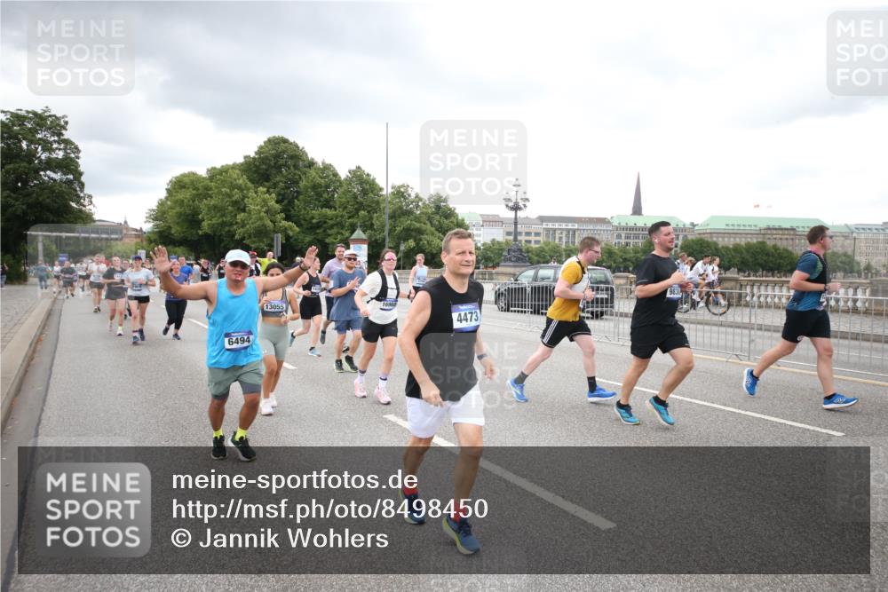 29.06.2025 - hella hamburg halbmarathon Jannik Wohlers http://msf.ph/oto/8498450 29.06.2025 10:55:42 Lombardsbrücke 1738, 1909, 2095, 2793, 3257, 3268, 4265, 4354, 4473, 4836, 5306, 5580, 5994, 6494, 6968, 7025, 7028, 7516, 7616, 8005, 8305, 8533, 9435, 9606, 9838, 10640, 10740, 10784, 10987, 11298, 11862, 11863, 12267, 12295, 12296, 12551, 13055, 13395, 13405, 13627, 14124, 14142, 14221, 14280, 14281, 14492, 15103, 15173, 15199, 15272, 15696, 15699, 15763, 16413, 16655, 16960, 17038, 17039, 17398, 18195, 18329, 18349, 19228 meine-sportfotos.de