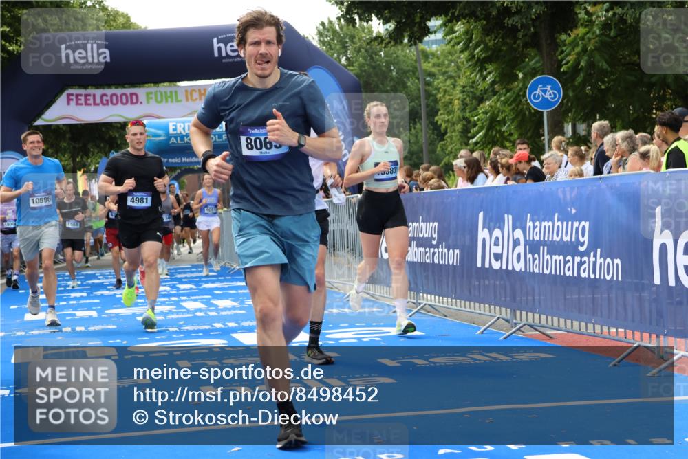 29.06.2025 - hella hamburg halbmarathon Strokosch-Dieckow http://msf.ph/oto/8498452 29.06.2025 10:43:57 Ziel 1558, 2816, 3697, 3907, 4981, 5624, 6705, 8063, 8145, 8900, 9043, 9081, 10493, 10596, 11346, 11809, 12438, 12966, 13123, 14861, 15383, 16549, 16697, 17376, 17403, 17516, 17977, 18004, 18678 meine-sportfotos.de