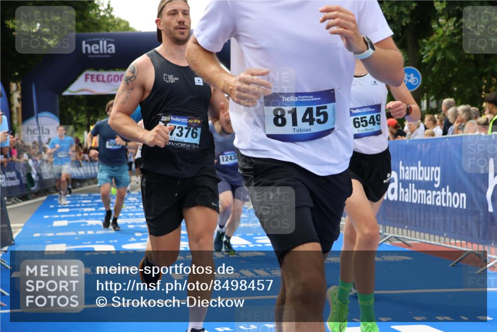 29.06.2025 - hella hamburg halbmarathon Strokosch-Dieckow http://msf.ph/oto/8498457 29.06.2025 10:43:55 Ziel 1558, 3437, 3697, 3907, 4981, 5624, 5692, 6705, 8063, 8145, 8900, 9043, 9081, 9374, 10493, 10596, 11346, 11809, 12438, 12966, 13897, 14861, 15383, 16549, 17376, 17403, 17516, 18650, 18678 meine-sportfotos.de
