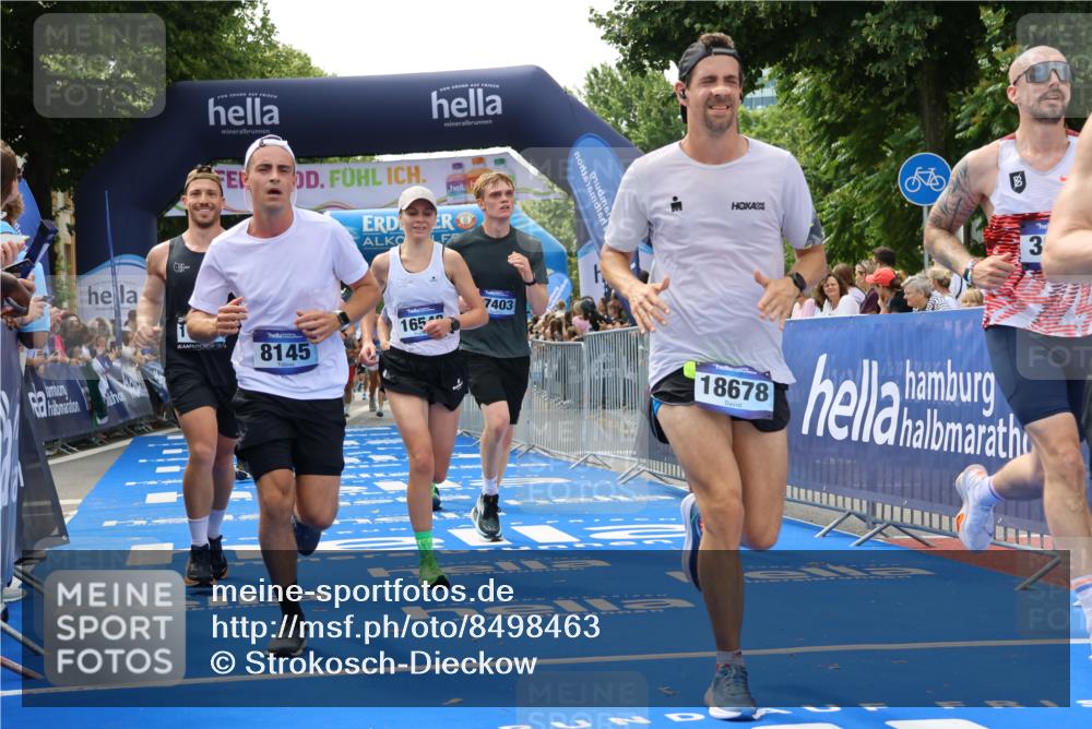 29.06.2025 - hella hamburg halbmarathon Strokosch-Dieckow http://msf.ph/oto/8498463 29.06.2025 10:43:53 Ziel 3437, 3697, 3907, 4981, 5624, 5692, 7185, 8063, 8145, 8900, 9043, 9374, 10493, 10596, 11778, 11809, 12438, 12966, 13897, 14861, 15383, 15512, 16062, 16549, 17376, 17403, 17516, 18650, 18678 meine-sportfotos.de