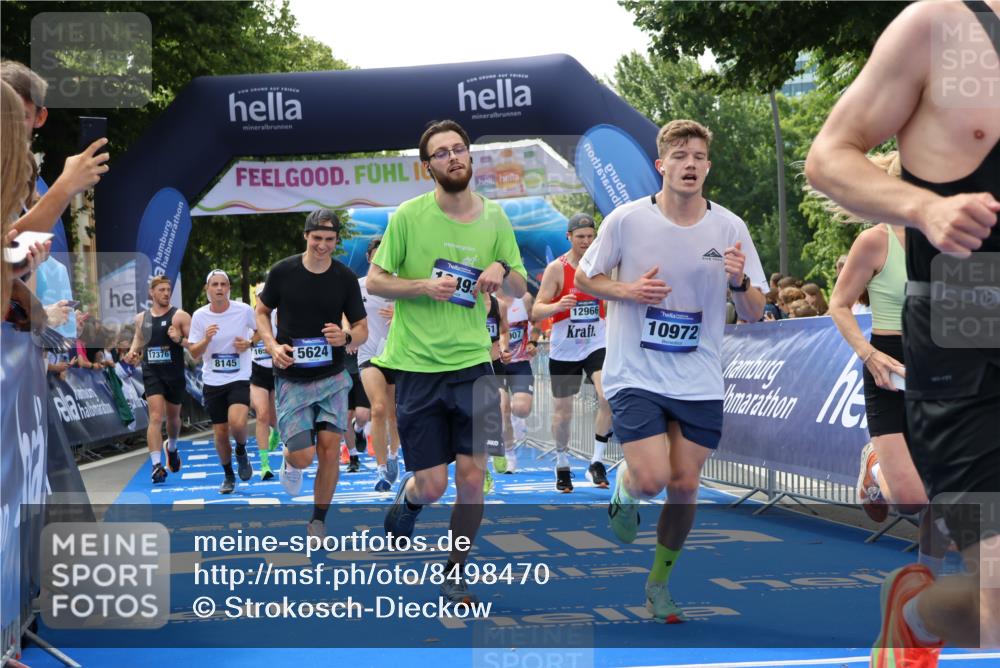 29.06.2025 - hella hamburg halbmarathon Strokosch-Dieckow http://msf.ph/oto/8498470 29.06.2025 10:43:51 Ziel 1976, 3437, 3697, 3907, 4981, 5624, 5692, 7185, 8063, 8145, 8900, 9043, 9159, 9374, 10493, 10596, 11153, 11778, 11809, 11848, 12438, 12966, 13897, 14861, 15383, 15512, 16062, 16105, 16549, 17376, 17403, 18650, 18678 meine-sportfotos.de