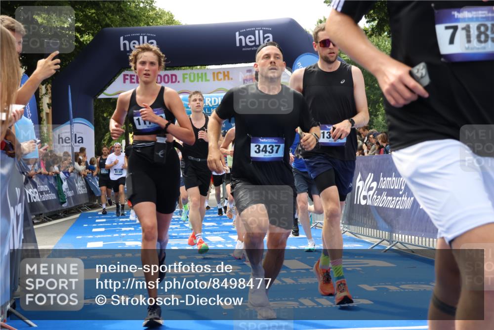 29.06.2025 - hella hamburg halbmarathon Strokosch-Dieckow http://msf.ph/oto/8498477 29.06.2025 10:43:48 Ziel 1976, 3437, 3697, 3907, 5624, 5692, 6903, 6991, 7185, 8145, 9043, 9159, 9374, 10493, 11153, 11778, 11809, 11848, 12438, 12966, 13897, 14201, 14210, 14861, 15512, 16062, 16105, 16549, 17376, 17403, 18650, 18678, 19090 meine-sportfotos.de