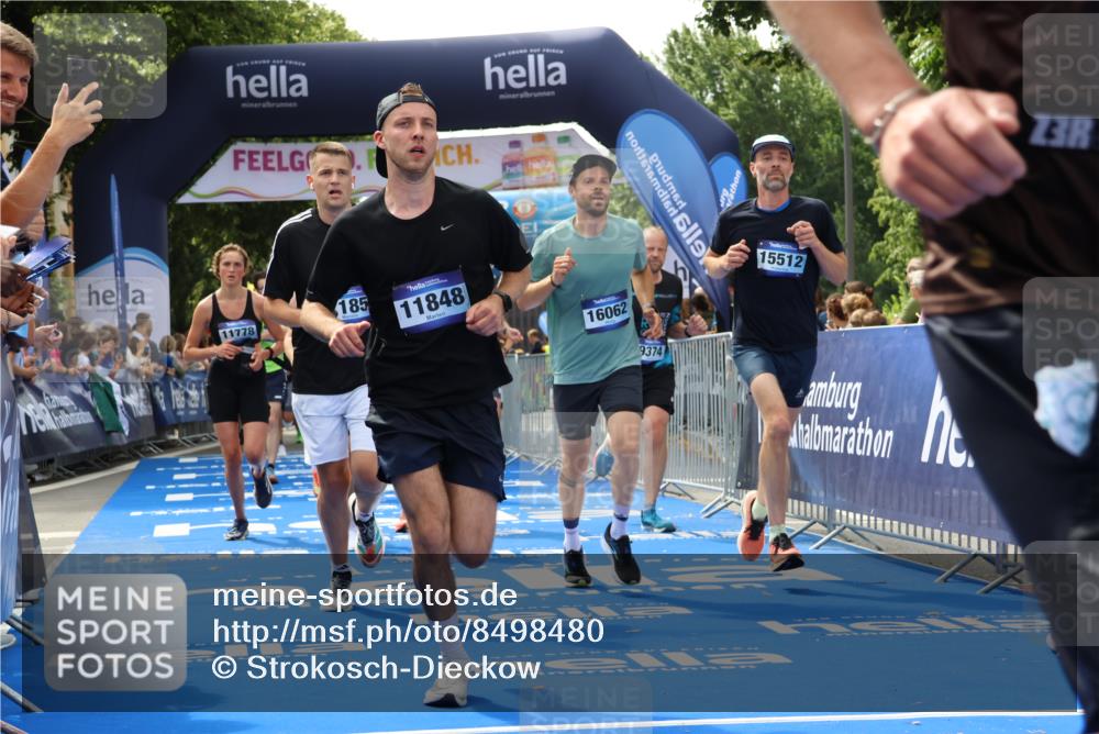 29.06.2025 - hella hamburg halbmarathon Strokosch-Dieckow http://msf.ph/oto/8498480 29.06.2025 10:43:46 Ziel 1976, 3437, 3697, 3907, 4318, 5624, 5692, 6903, 6991, 7185, 8145, 9043, 9114, 9159, 9374, 10493, 11153, 11778, 11809, 11848, 12966, 13421, 13897, 14201, 14210, 14861, 15328, 15512, 15932, 16062, 16105, 17376, 18650, 18678, 19090 meine-sportfotos.de
