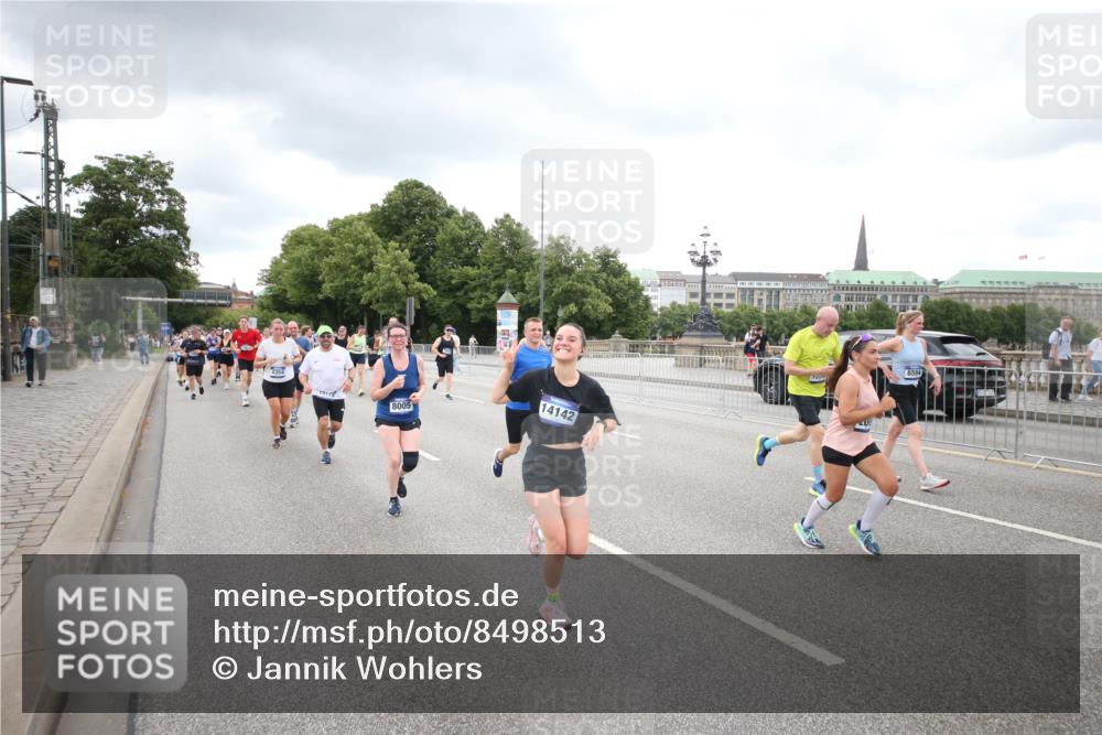 29.06.2025 - hella hamburg halbmarathon Jannik Wohlers http://msf.ph/oto/8498513 29.06.2025 10:55:46 Lombardsbrücke 1738, 1909, 2095, 2793, 3257, 3268, 4083, 4354, 4473, 4836, 5306, 5580, 5757, 5994, 6494, 6968, 7025, 7028, 7616, 8005, 8305, 8517, 9435, 9606, 9838, 9948, 9953, 10640, 10740, 10784, 10987, 11298, 11862, 11863, 12267, 12295, 12296, 12551, 13055, 13395, 13405, 13627, 13965, 14142, 14221, 14280, 14281, 15103, 15173, 15199, 15272, 15443, 15696, 15699, 16413, 16655, 16960, 17084, 17398, 17649, 17673, 18329, 18349, 19228 meine-sportfotos.de